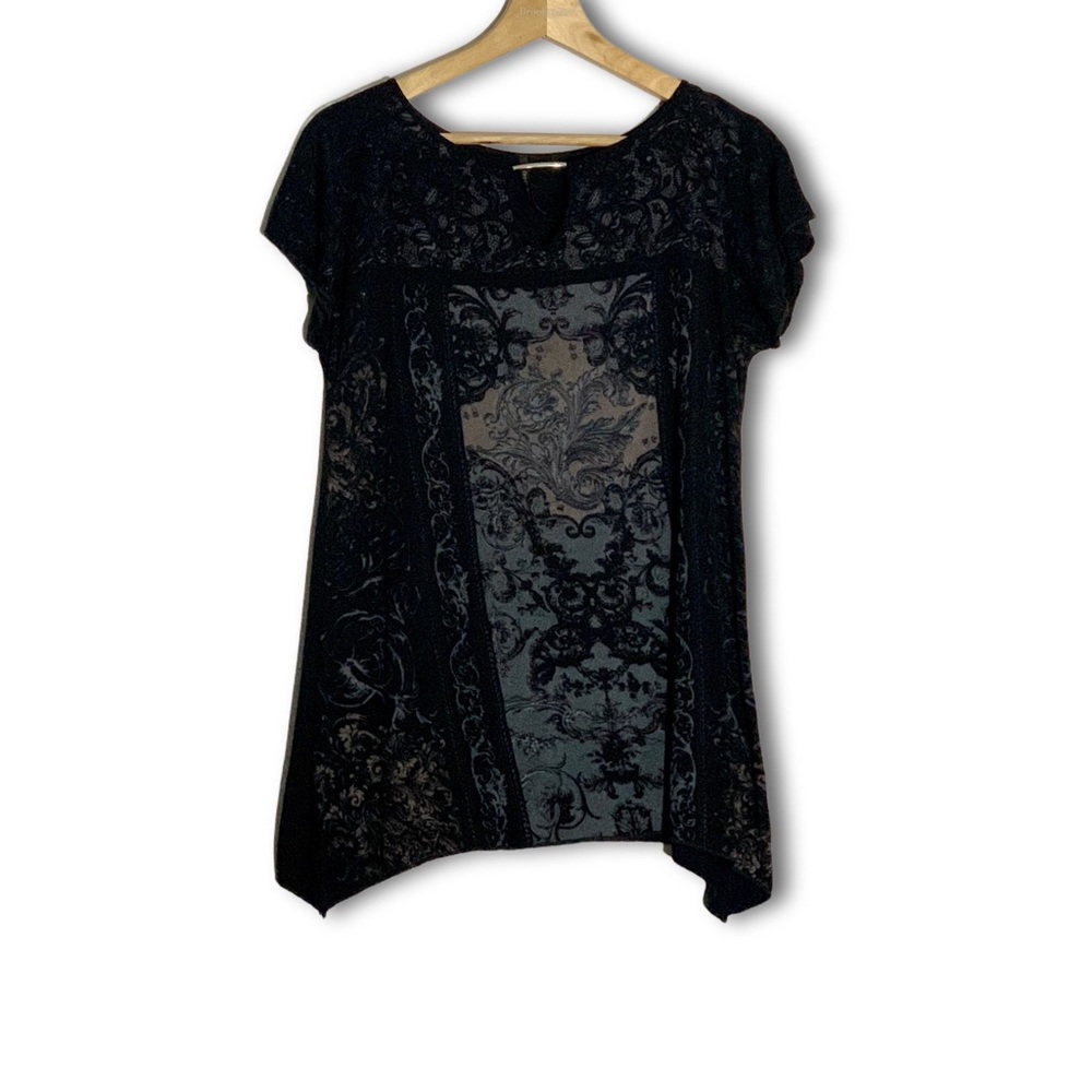SKINNY MINNIE Black Baroque Keyhole Short-Sleeve Tunic Top